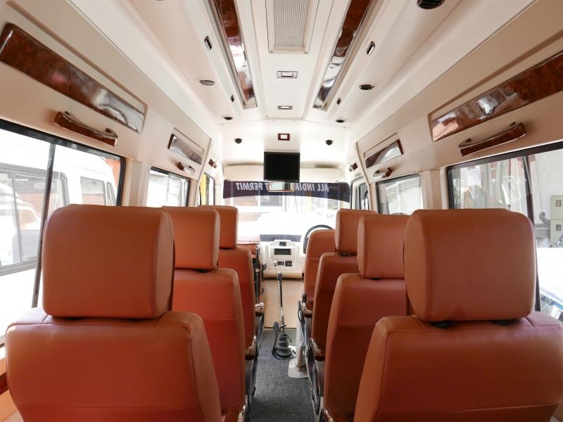 Traveller 12 Seater